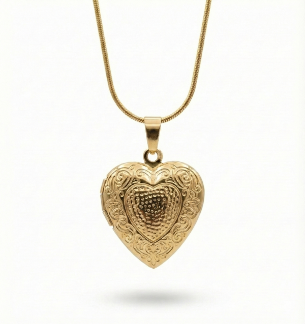 Openable heart locket