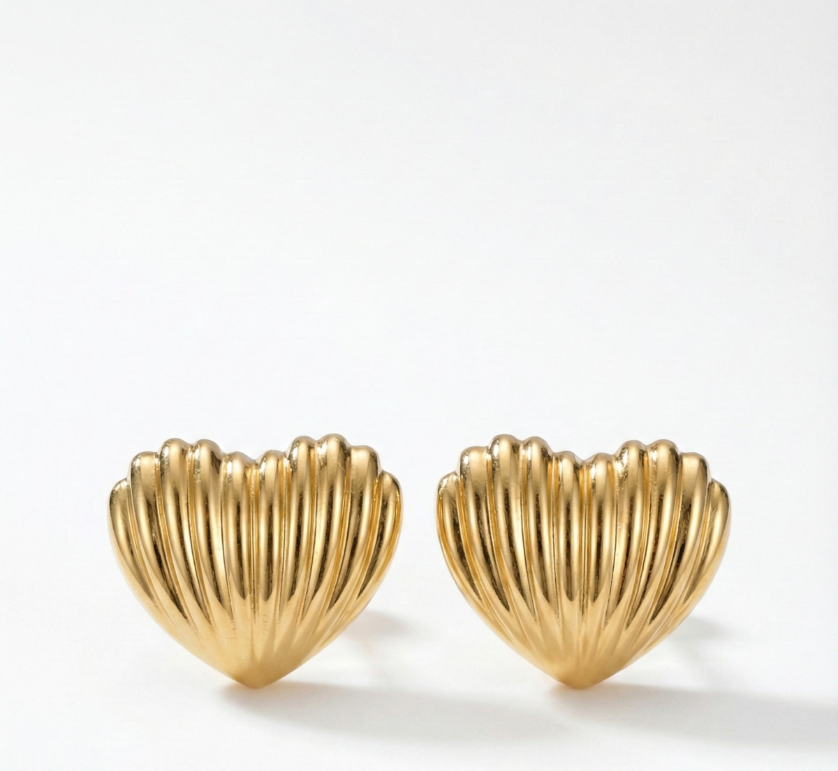Gemini_Generated_Image_sip90esip90esip9 Bold heart stud earrings