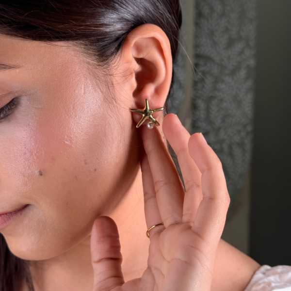 Pearl & star stud earrings
